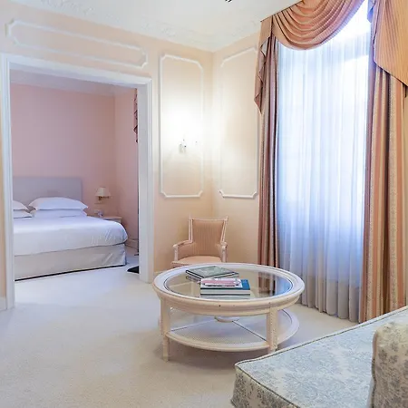 Hotel The Kefalari 4*